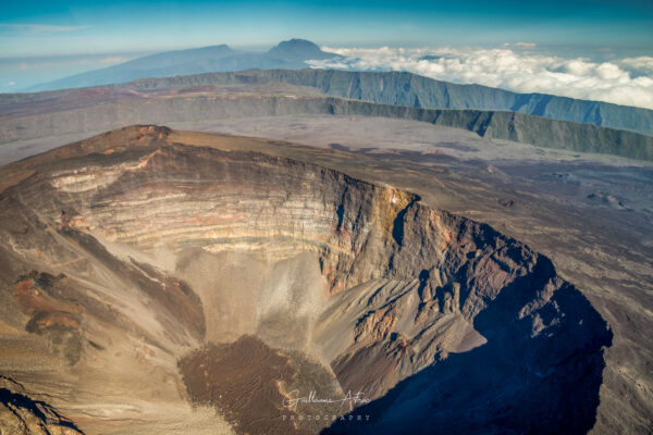 Vue sur le cratère Dolomieu du Piton de la Fournaise