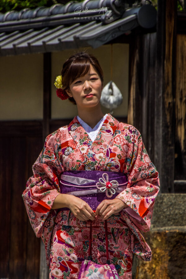 Portrait d’une Japonaise en tenue traditionnelle