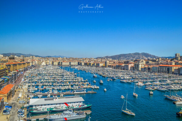 Vue sur le Vieux-Port de Marseille