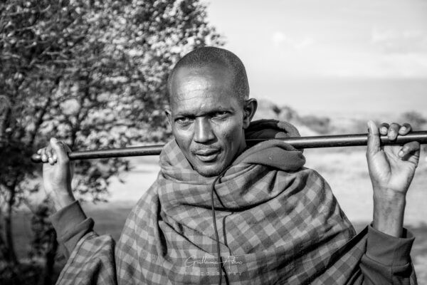Un guerrier Maasaï avec son Rungu