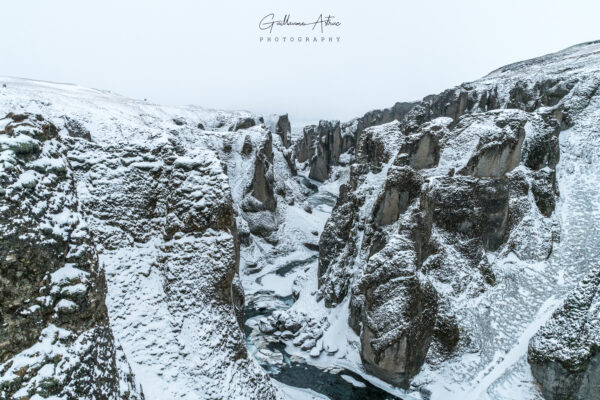 Le canyon de Fjaðrárgljúfur en hiver