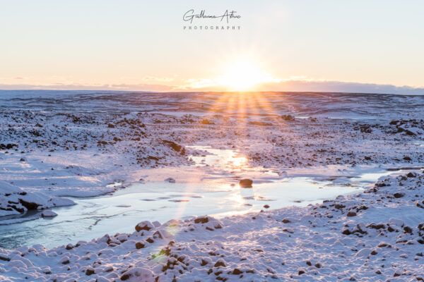 Lever de soleil polaire sur l’Islande