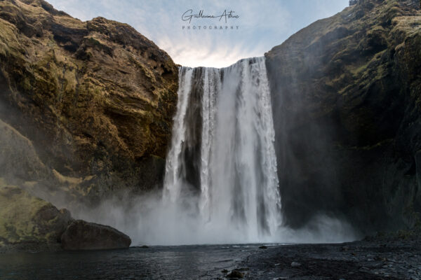 L’impressionnante cascade de Skógafoss