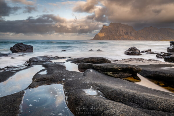 La plage d’Uttakleiv