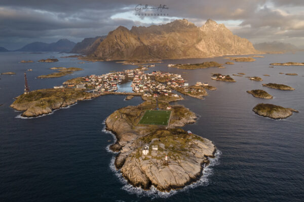 Henningsvær et son stade de foot spectaculaire